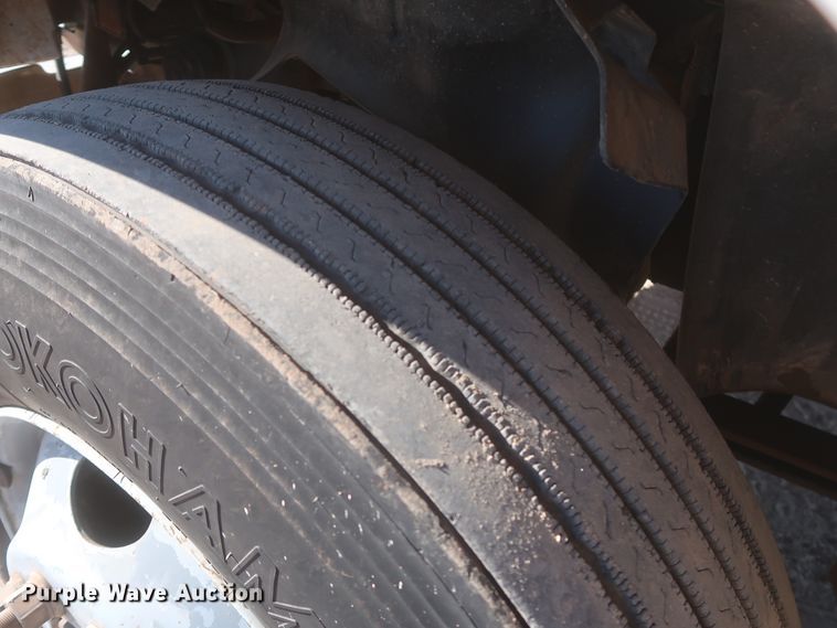 image for item DJ2300 2005 Chevrolet C6500  service truck