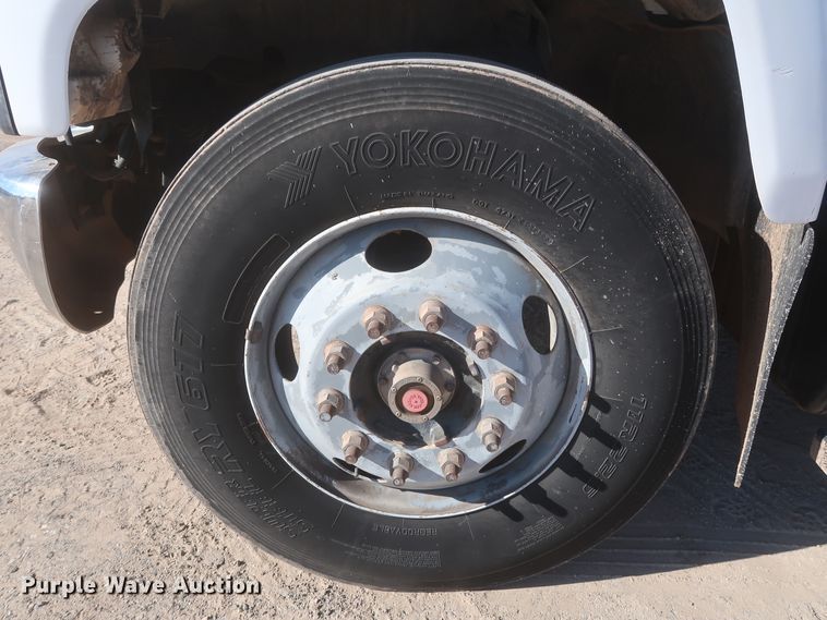 image for item DJ2300 2005 Chevrolet C6500  service truck