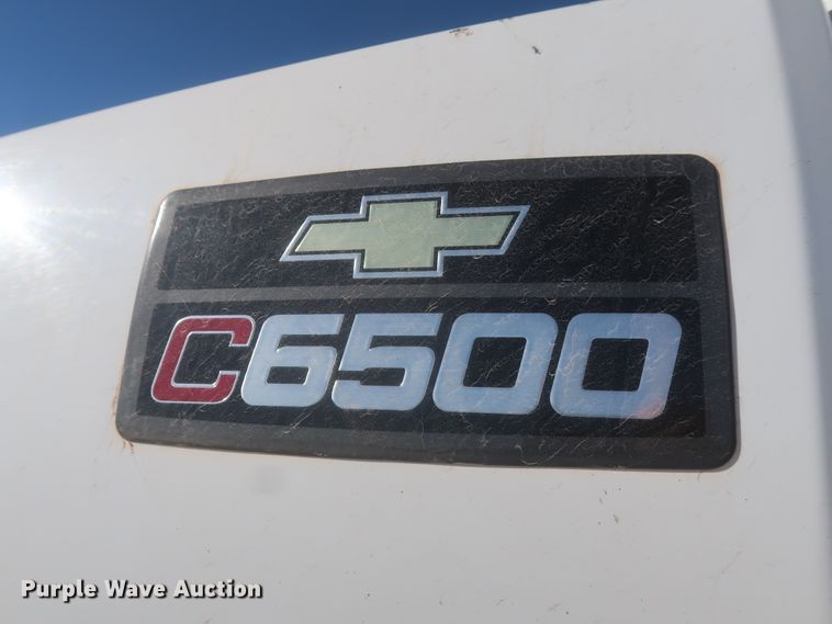 image for item DJ2300 2005 Chevrolet C6500  service truck