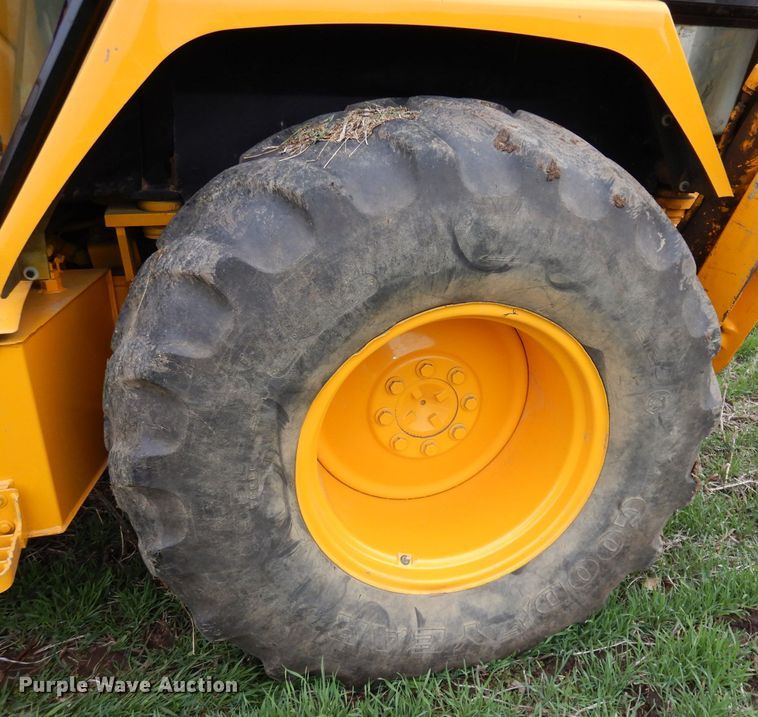 image for item DJ2979 1991 John Deere 310D  backhoe