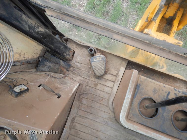 image for item DJ2979 1991 John Deere 310D  backhoe