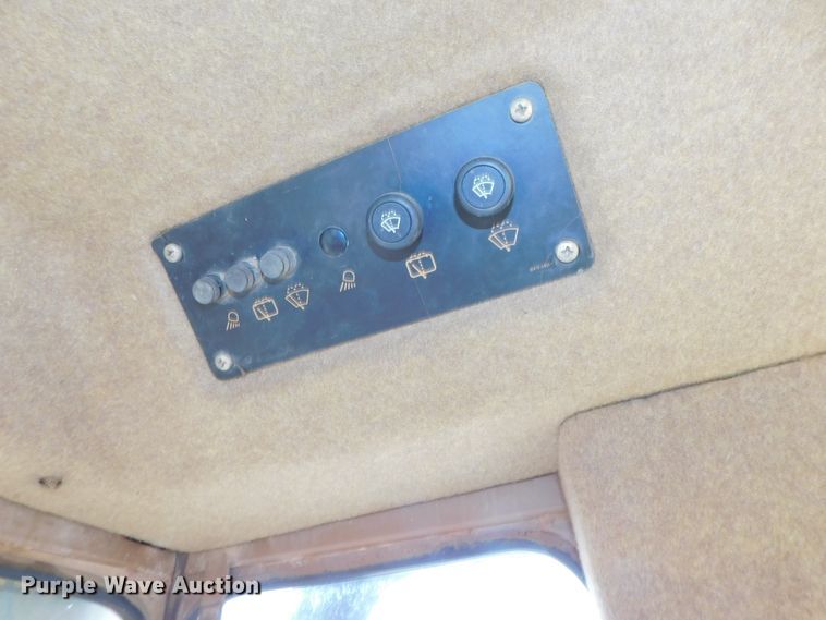 image for item DJ5965 1999 Caterpillar 963B  track loader