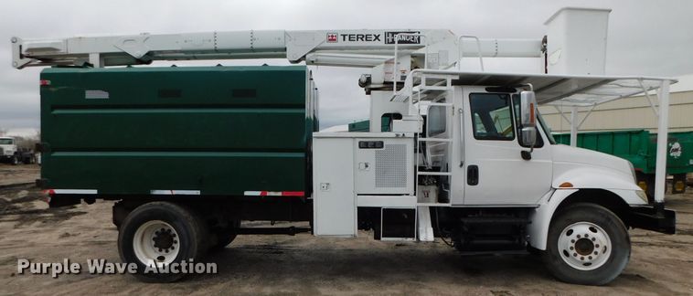 image for item DJ5969 2006 International 4300 SBA  forestry bucket truck