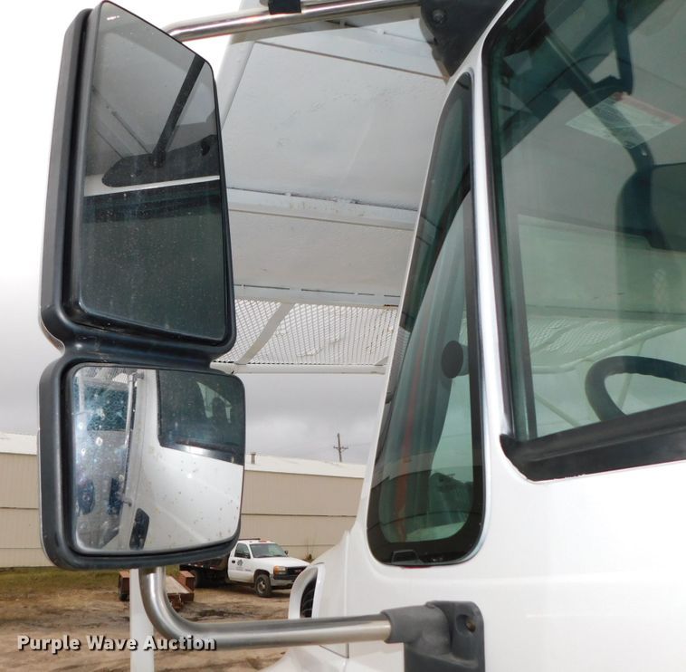 image for item DJ5969 2006 International 4300 SBA  forestry bucket truck