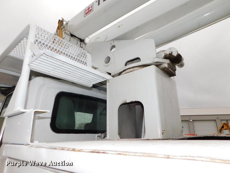 image for item DJ5969 2006 International 4300 SBA  forestry bucket truck