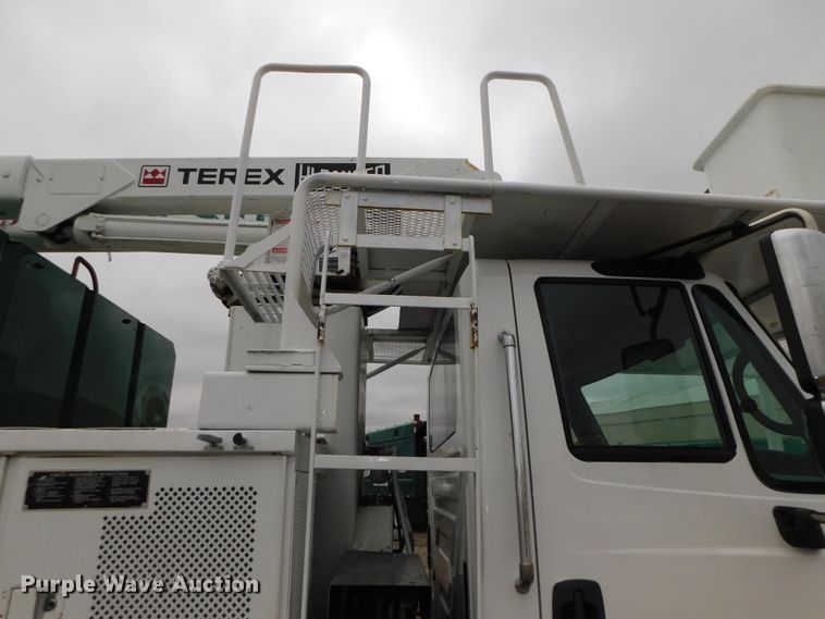 image for item DJ5969 2006 International 4300 SBA  forestry bucket truck