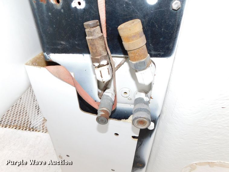 image for item DJ5969 2006 International 4300 SBA  forestry bucket truck