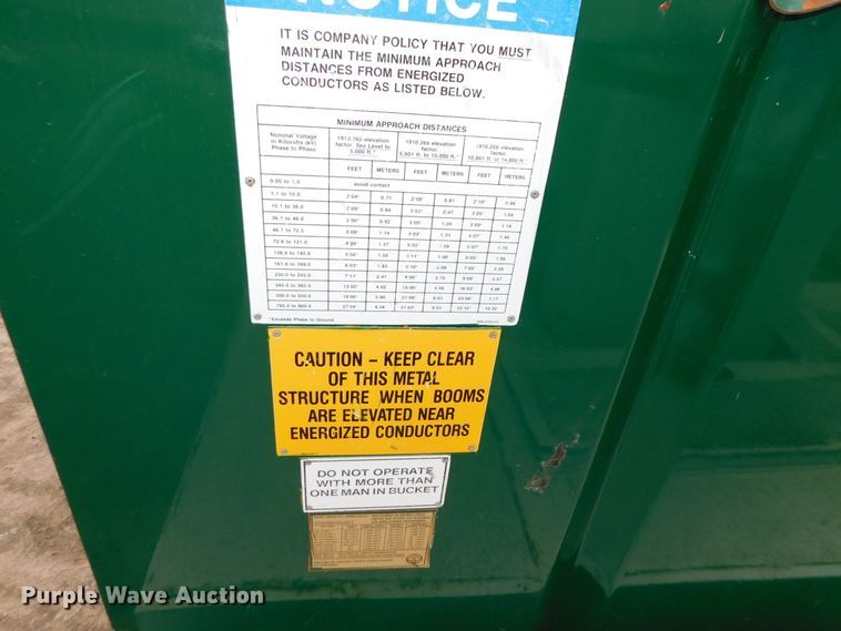 image for item DJ5969 2006 International 4300 SBA  forestry bucket truck