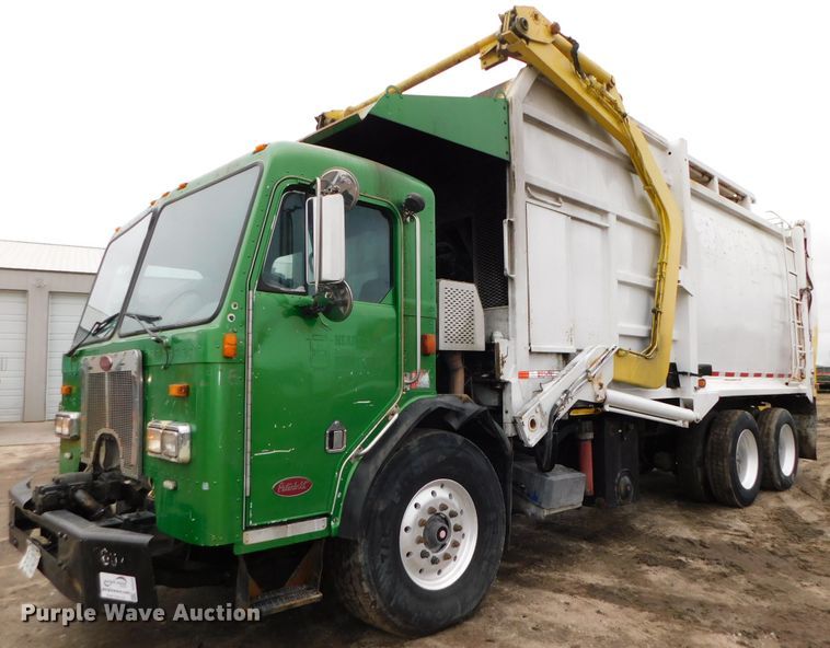 image for item DJ5970 2009 Peterbilt 320  refuse truck