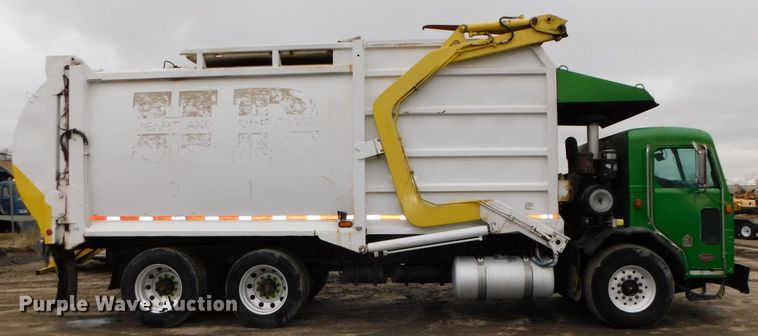 image for item DJ5970 2009 Peterbilt 320  refuse truck