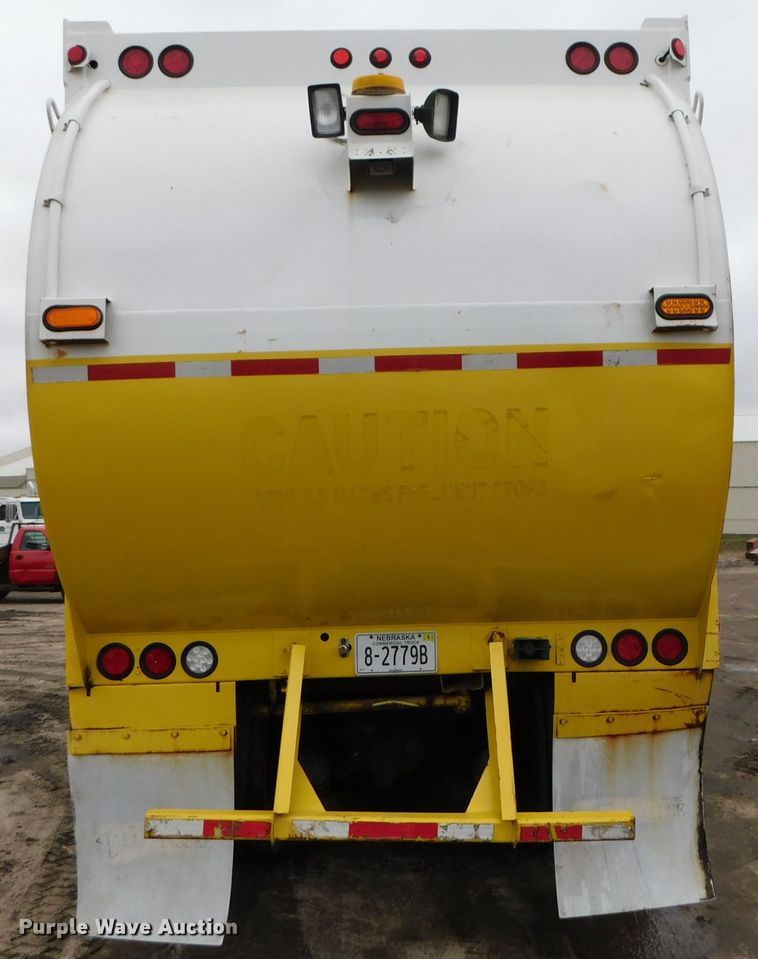 image for item DJ5970 2009 Peterbilt 320  refuse truck