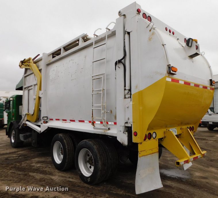 image for item DJ5970 2009 Peterbilt 320  refuse truck