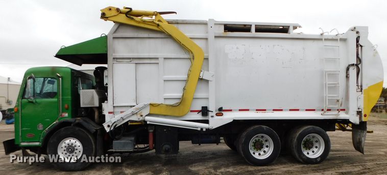 image for item DJ5970 2009 Peterbilt 320  refuse truck
