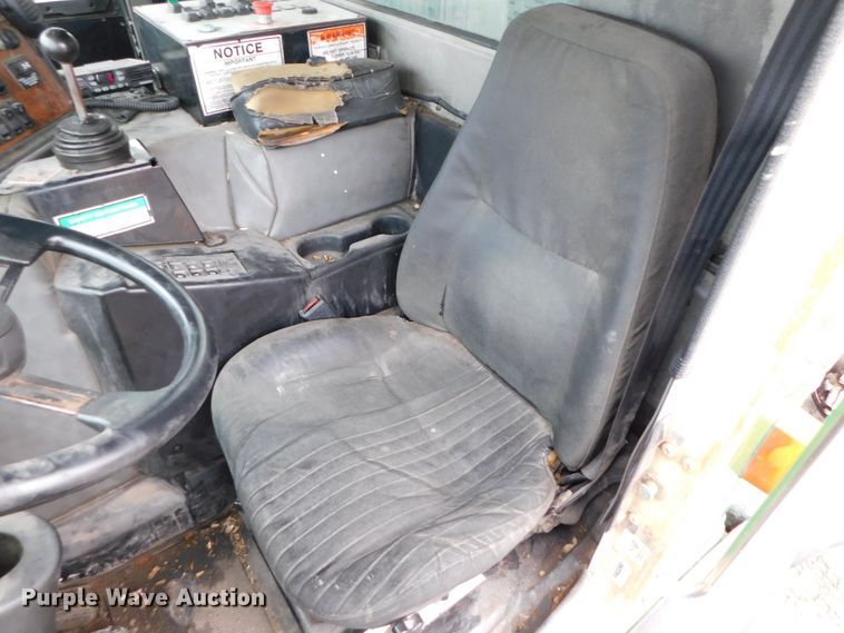 image for item DJ5970 2009 Peterbilt 320  refuse truck