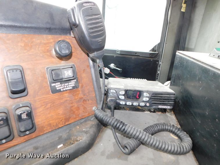 image for item DJ5970 2009 Peterbilt 320  refuse truck