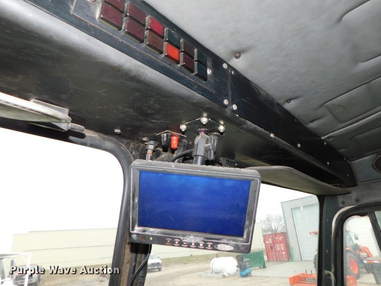 image for item DJ5970 2009 Peterbilt 320  refuse truck