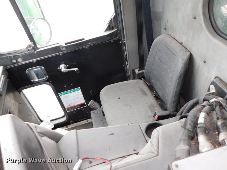 image for item DJ5970 2009 Peterbilt 320  refuse truck