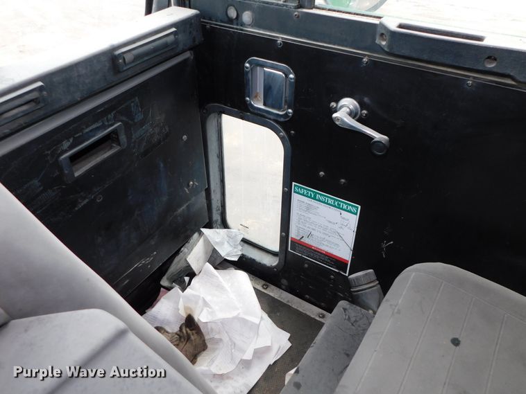 image for item DJ5970 2009 Peterbilt 320  refuse truck