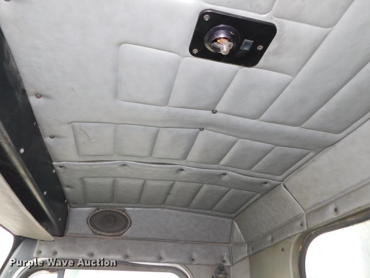 image for item DJ5970 2009 Peterbilt 320  refuse truck