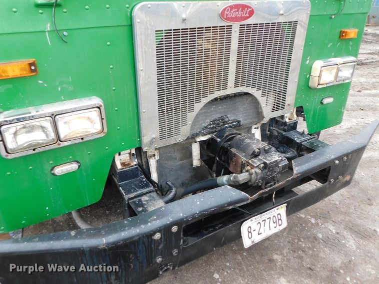 image for item DJ5970 2009 Peterbilt 320  refuse truck