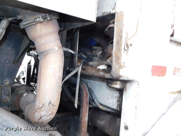 image for item DJ5970 2009 Peterbilt 320  refuse truck