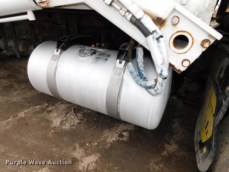 image for item DJ5970 2009 Peterbilt 320  refuse truck