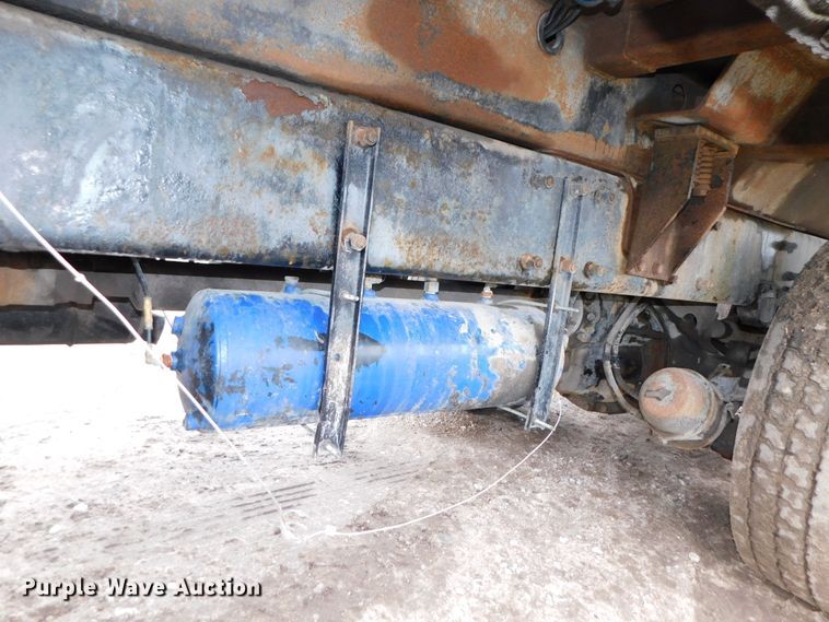 image for item DJ5970 2009 Peterbilt 320  refuse truck