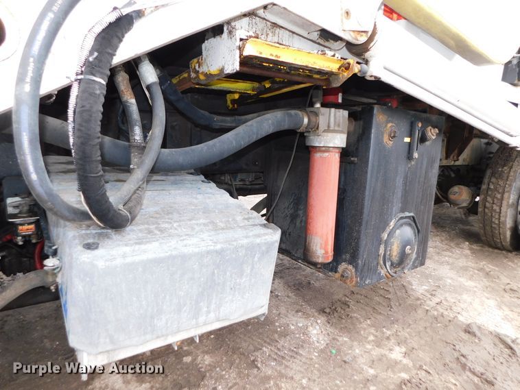 image for item DJ5970 2009 Peterbilt 320  refuse truck