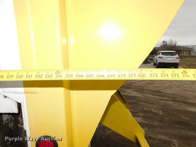 image for item DJ5970 2009 Peterbilt 320  refuse truck