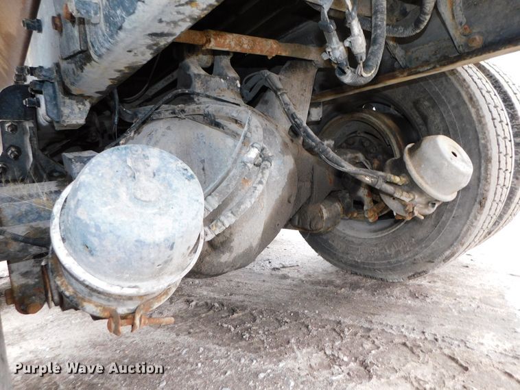 image for item DJ5970 2009 Peterbilt 320  refuse truck