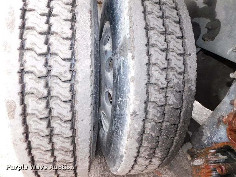 image for item DJ5970 2009 Peterbilt 320  refuse truck