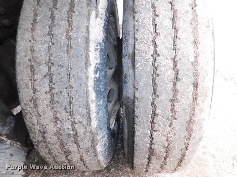 image for item DJ5970 2009 Peterbilt 320  refuse truck