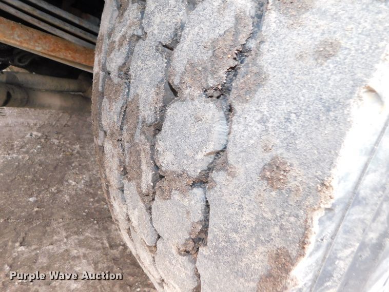 image for item DJ5970 2009 Peterbilt 320  refuse truck