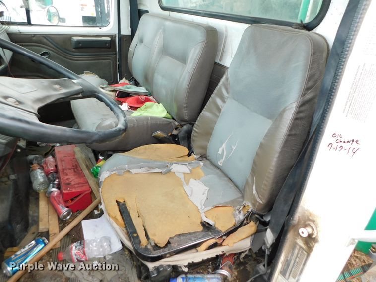 image for item DJ5972 1996 International 4900  refuse truck