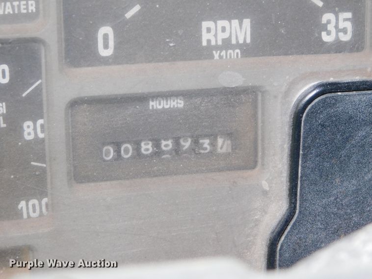 image for item DJ5972 1996 International 4900  refuse truck