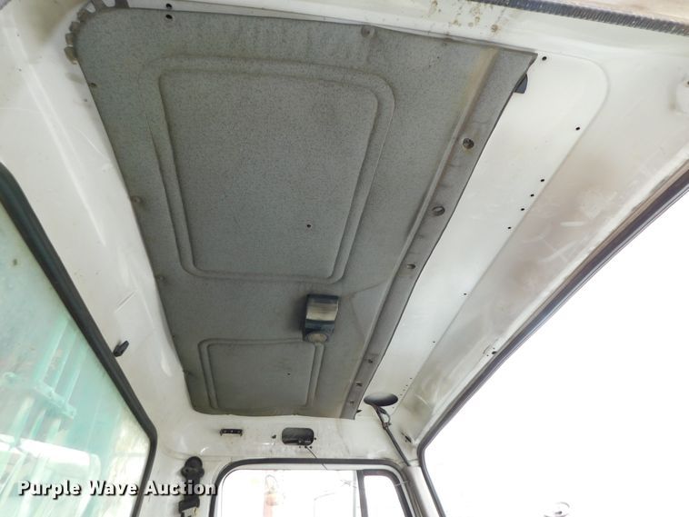 image for item DJ5972 1996 International 4900  refuse truck