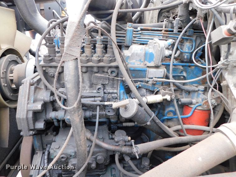 image for item DJ5972 1996 International 4900  refuse truck