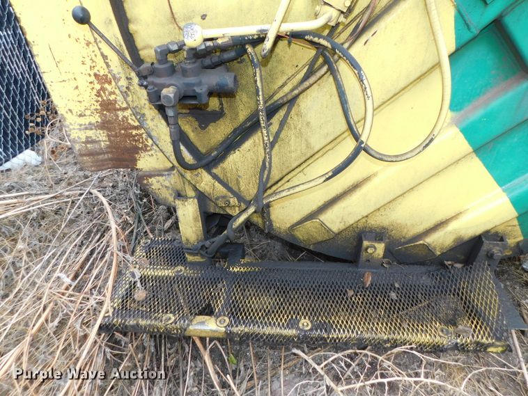 image for item DJ5972 1996 International 4900  refuse truck