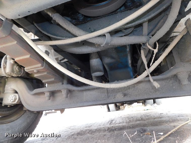 image for item DJ5972 1996 International 4900  refuse truck