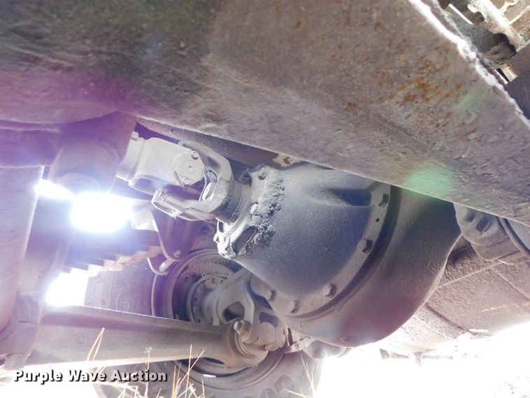 image for item DJ5972 1996 International 4900  refuse truck