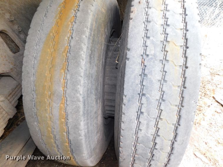 image for item DJ5972 1996 International 4900  refuse truck