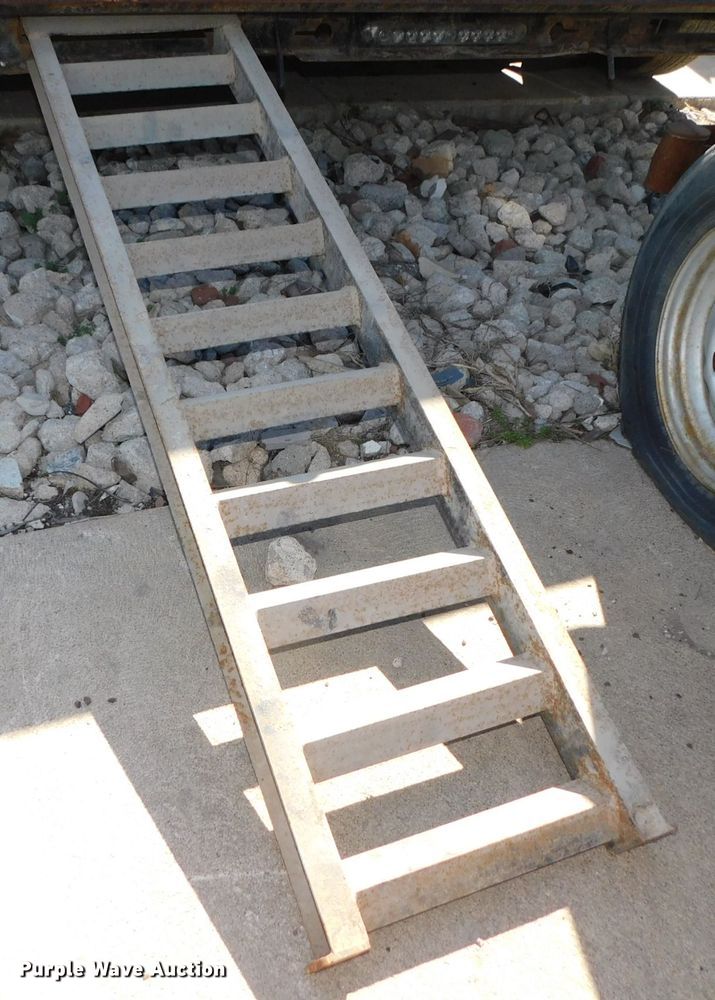 image for item DJ5976 2011 Red Oak Mfg. Inc. DB14 8.514  dump trailer