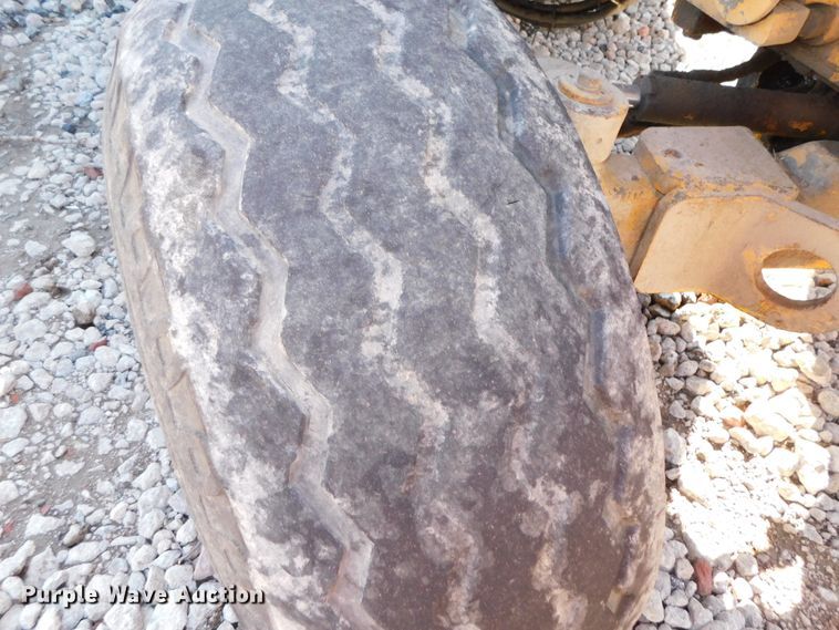 image for item DJ5977 John Deere 500C  backhoe