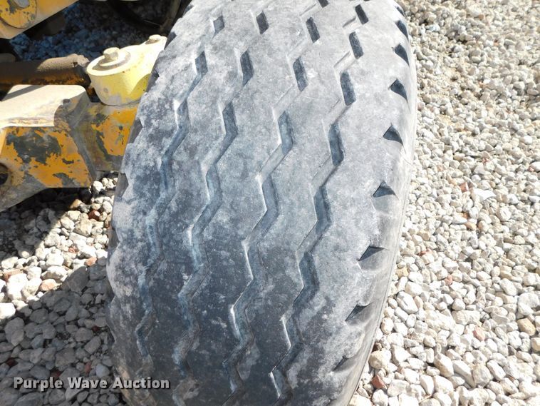 image for item DJ5977 John Deere 500C  backhoe