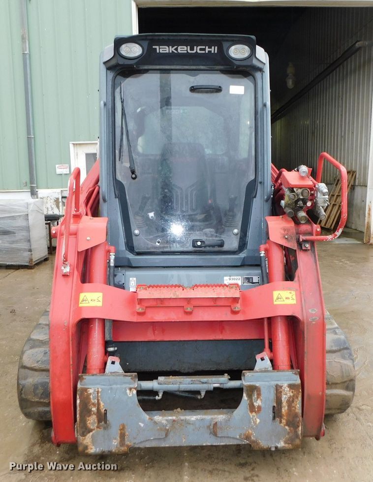image for item DJ5978 2018 Takeuchi TL12R-2  tracked skid steer loader