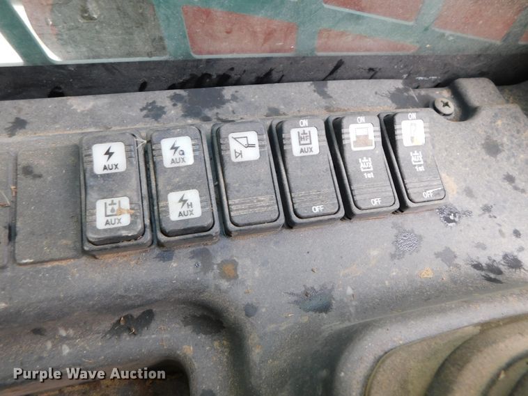 image for item DJ5978 2018 Takeuchi TL12R-2  tracked skid steer loader