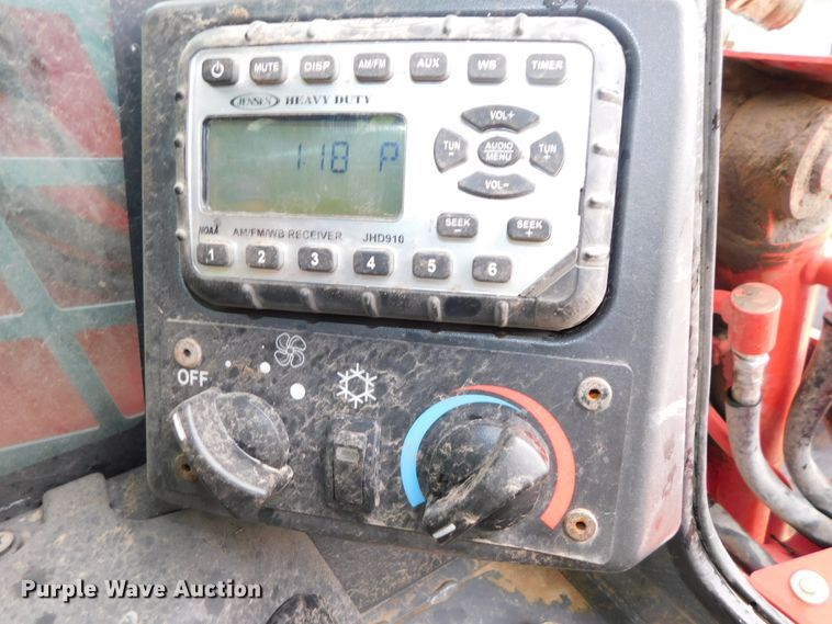 image for item DJ5978 2018 Takeuchi TL12R-2  tracked skid steer loader