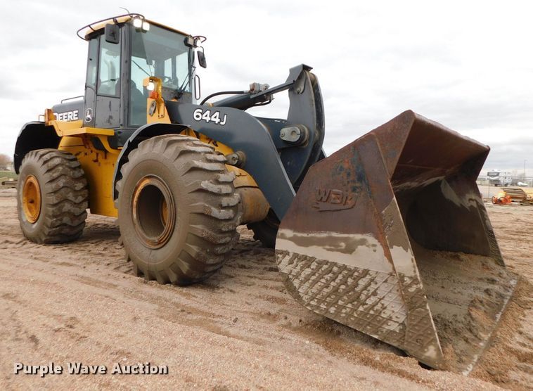 image for item DJ5982 2006 John Deere 644J  wheel loader
