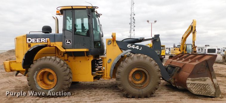 image for item DJ5982 2006 John Deere 644J  wheel loader