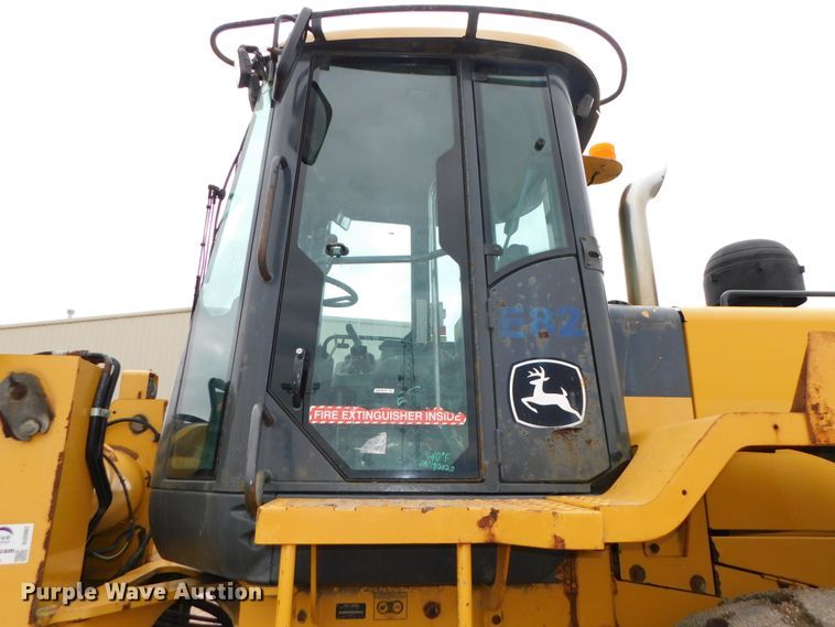 image for item DJ5982 2006 John Deere 644J  wheel loader